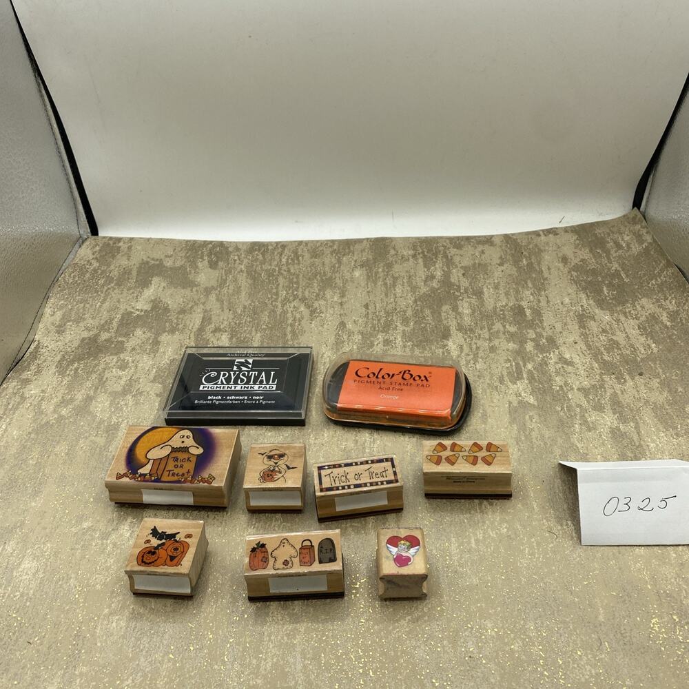 Halloween Themed Stamps(6)With 2 Ink Pads & 1 Valentine Stamp~See Pics
